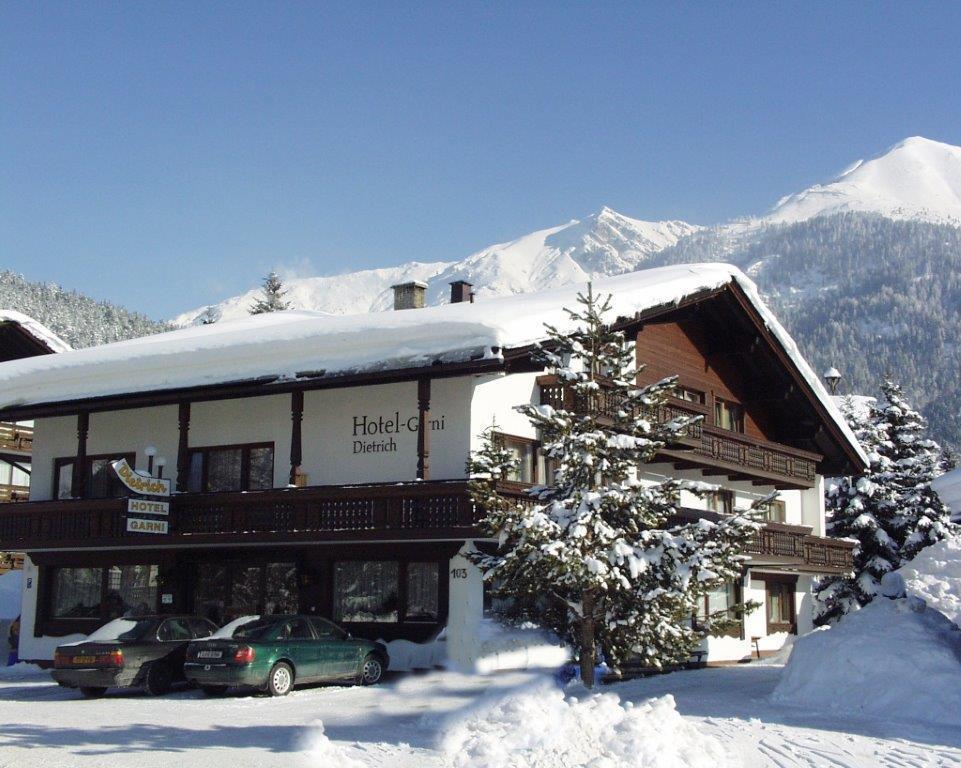Hotel Garni Dietrich Seefeld in Tirol Eksteriør billede