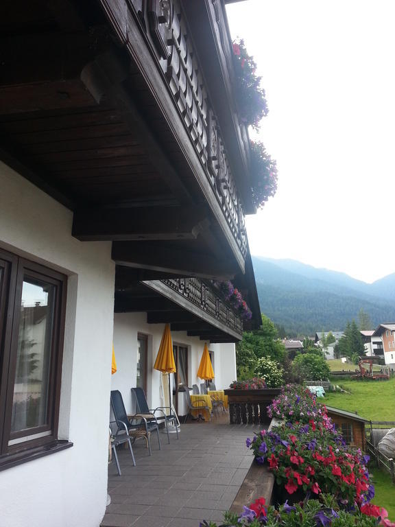 Hotel Garni Dietrich Seefeld in Tirol Eksteriør billede